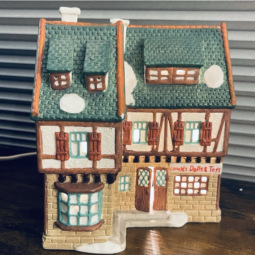 Heritage KEEPSAKES Dickens Keepsake  Ronalds Dolls & Toys PorcelainLighted House